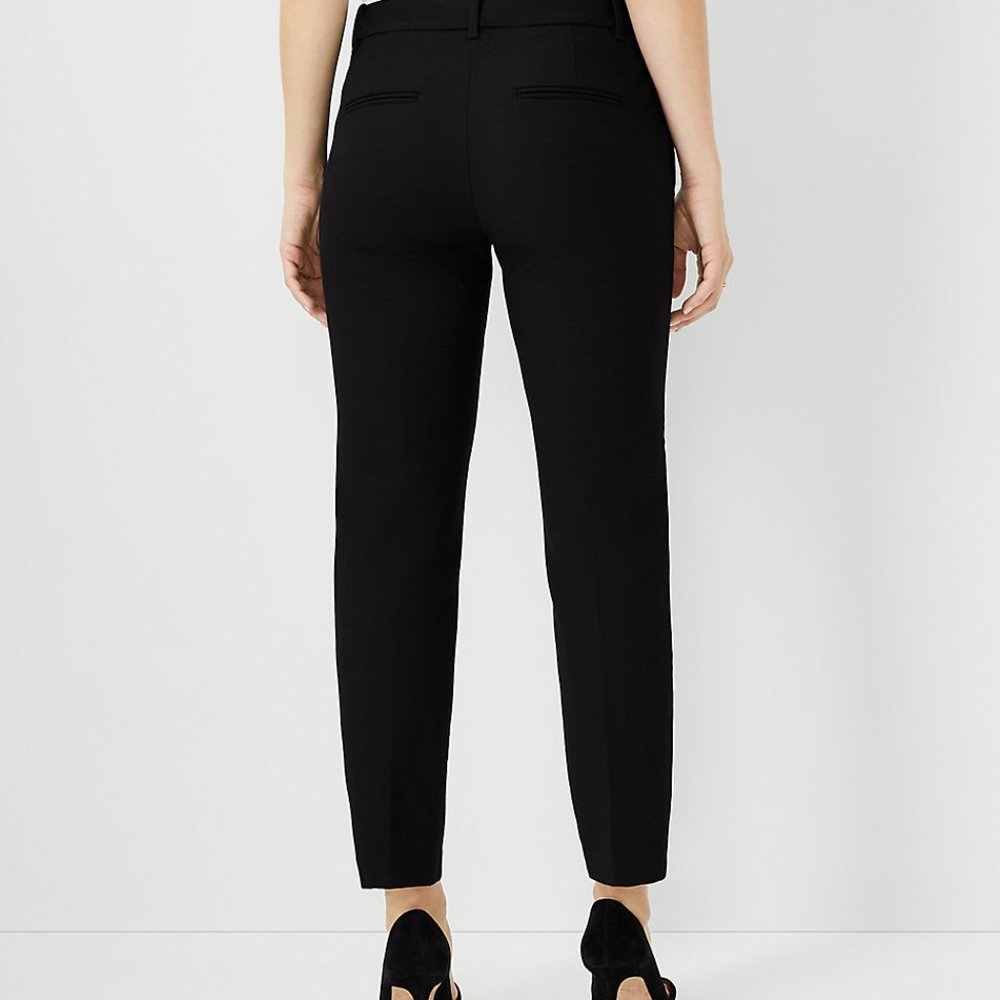 The Ankle Pant - Curvy Fit in Black